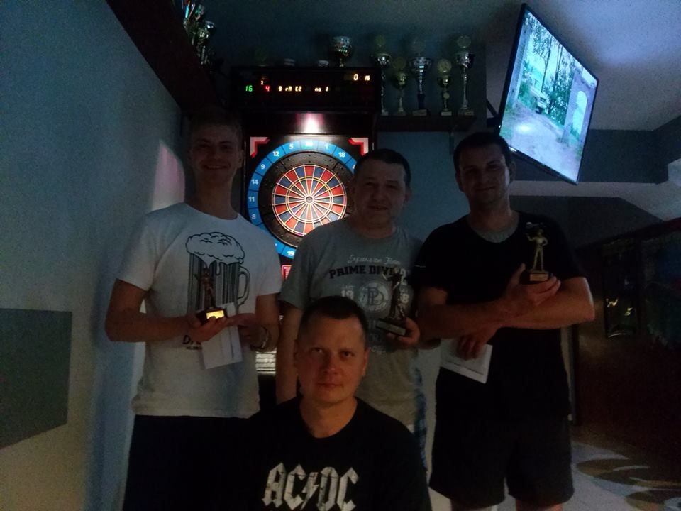 grzegorz-wlazlo-zwyciezca-pierwszego-turnieju-w-darta